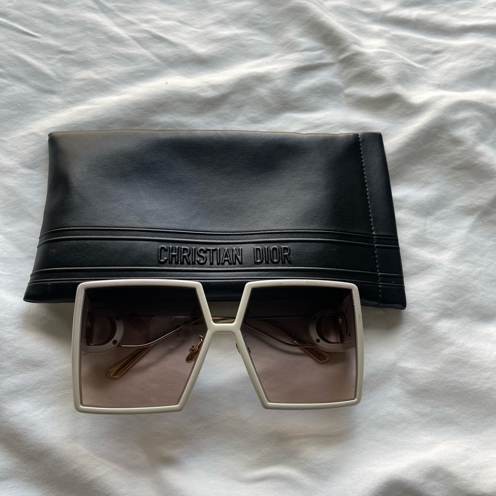 Dior 30/Montaigne sunglasses